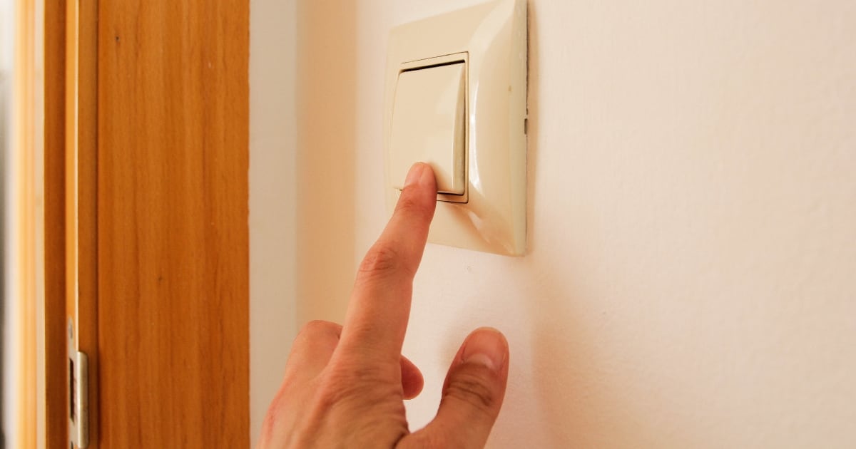 Las 7 comunas de la RM con corte de luz programado para este jueves