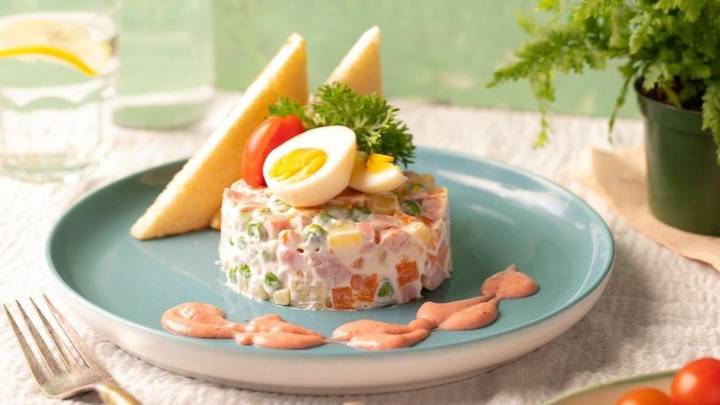 Todos pueden comer Ensaladilla Rusa: 5 adaptaciones de la receta clásica a distintas dietas