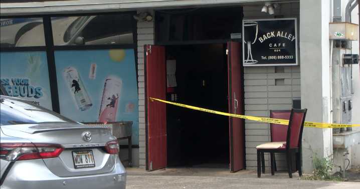Two men seriously injured from stabbing at a Honolulu bar