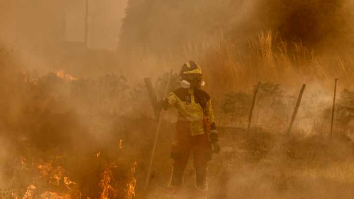 UGT estudiará acciones legales por las condiciones precarias de los bomberos en su lucha contra los incendios forestales