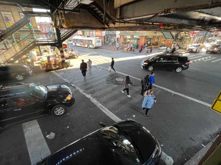 Vehículos con placas fantasma son más comunes en El Bronx y acumulan más multas y violaciones graves
