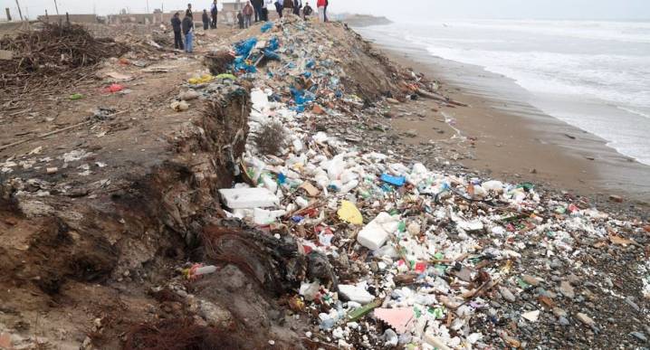 Buscan frenar la contaminación en playa junto al colector de Buenos Aires Norte