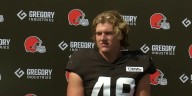 Browns' Carson Schwesinger voted 2025 Maurice Bassett award winner