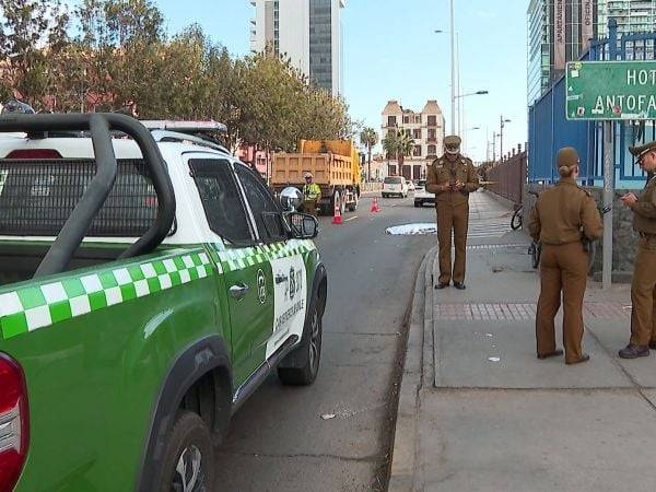 Ciclista muere tras caer de su bicicleta y ser impactado por un automóvil