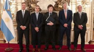 El Gobierno anticipó las medidas que tomará para absorber pesos y restarle presión al dólar