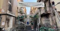Un incendio en la Fiesta Mayor de Gràcia quema el guarnecido de la calle Verdi