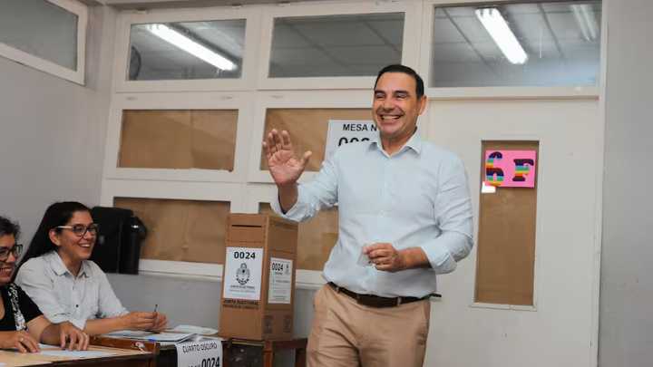 Corrientes cerró la votación para elegir gobernador y se aguardan los primeros resultados