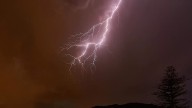¿Qué pasa justo antes de que caiga un rayo? La ciencia por fin tiene la respuesta
