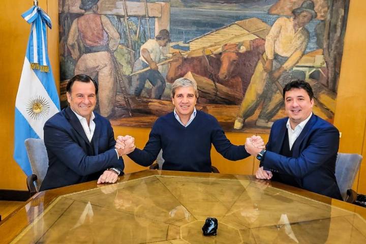 Se achica el Ministerio de Economía: Milei cerró la Secretaría de Industria y Comercio y la Secretaría Pyme