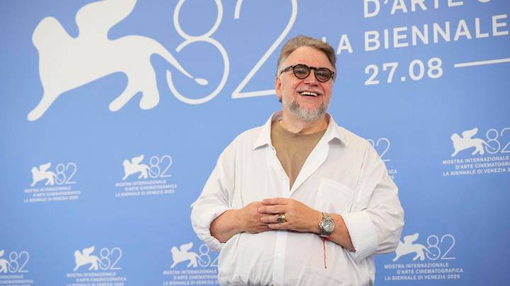 Guillermo Del Toro erige un monumento a Frankenstein