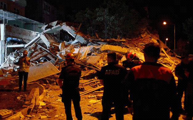 Terremoto en Turquía provocó la muerte de una personas y hay decenas de heridos