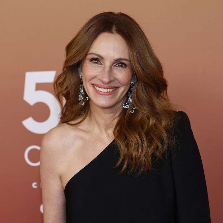Venice Film Festival: Julia Roberts’ Sweater Fashion