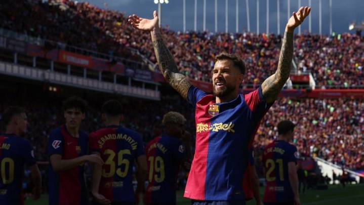 Al-Nassr signs Martinez after he leaves Barcelona