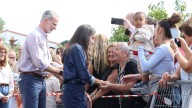 Felipe VI y Letizia terminan en Extremadura su recorrido por las zonas más afectadas por los incendios