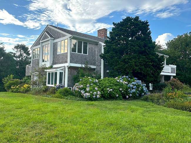 Colonial in Little Compton sells for $2.05M, town’s largest sale of 2025