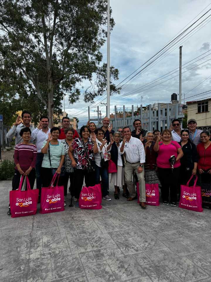 Cientos de familias del norte de la ciudad reciben el programa “Bienestar para tu Familia” en el CDC Infonavit Morales