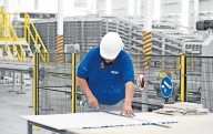 Pegan en la frontera aranceles y salarios