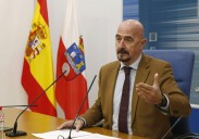 Pascual asegura que la Sanidad cántabra se comporta «muy bien» en otro verano de récord