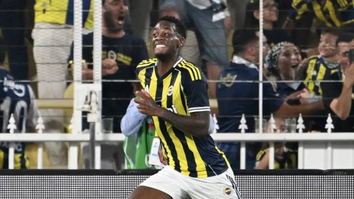 Jhon Durán contribuyó con su golazo a un nuevo récord en Fenerbahçe; los hinchas estallaron