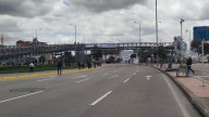 Encapuchados protagonizan desmanes en la entrada de la calle 26 de la Universidad Nacional: autoridades realizan cierres preventivos