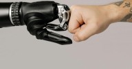 Expert thinks people will be closer to AI than friends in the future