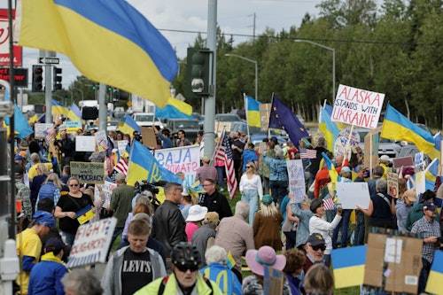 Protesta masiva en Alaska por cumbre Putin
