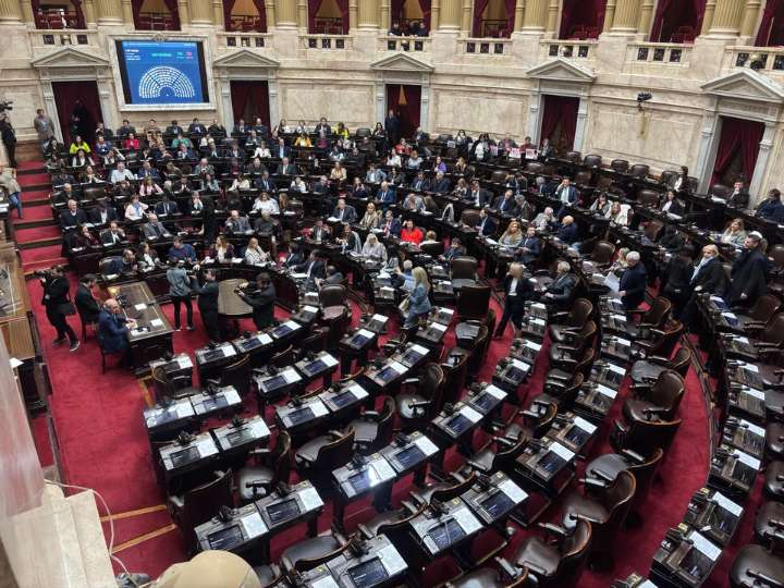 La oposición no le da tregua a un Gobierno golpeado y construye el temario de la próxima sesión en Diputados