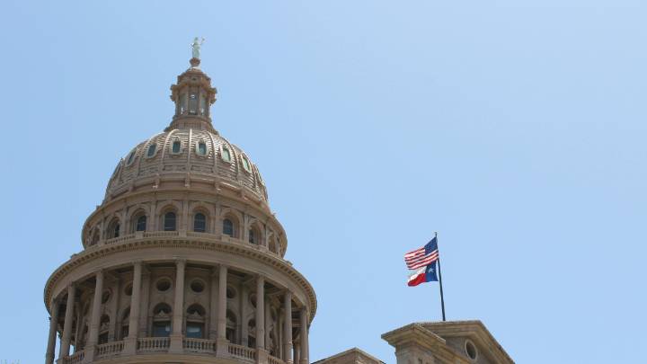 Guerra en Texas por la redistribución electoral: los legisladores demócratas huyen del estado y Abbott advierte que los ausentes se exponen a perder sus cargos