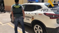 Detenido por amenazar con un hacha a guardias civiles en Roquetas de Mar