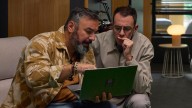 Disney+ pone fecha de estreno a ‘Entrepreneurs’, la serie de Pantomima Full dirigida por Álex de la Iglesia