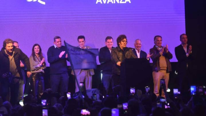 Quiénes son los "8 indestructibles" de Javier Milei y qué dijeron en su presentación como candidatos bonaerenses