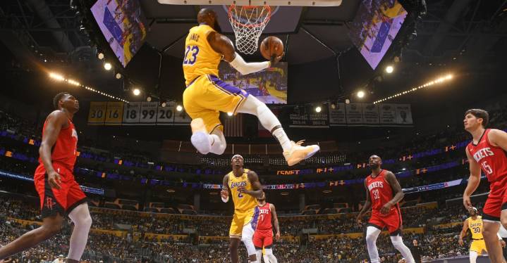 Report: Lakers to play Rockets on Christmas Day