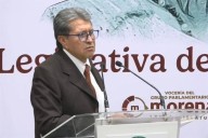 No es exceso que Ebrard viaje en primera clase, dice Monreal