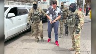 El ICE publica imágenes del momento en el que deportan al boxeador Julio César Chávez Jr.