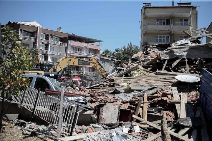 1 Dead, Dozens Injured After 6.1 Magnitude Earthquake in Turkey