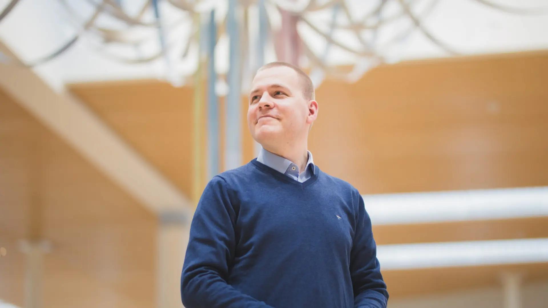 Muere un diputado finlandés de 30 años en la sede del Parlamento