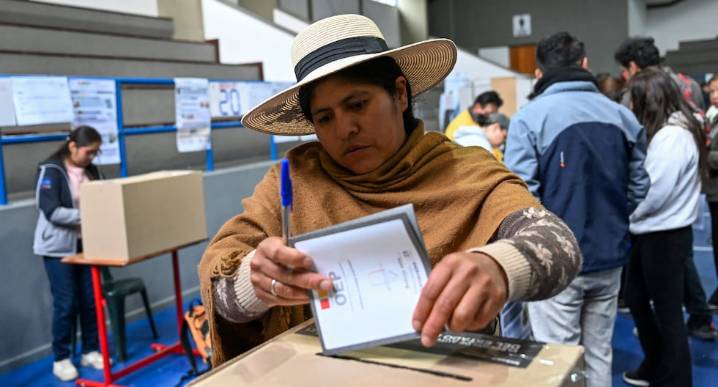 Elecciones en Bolivia: derecha parte como favorita tras dos décadas de gobiernos de izquierda