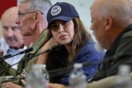 Kristi Noem quiere que ICE tenga su propia flota de aviones para deportaciones