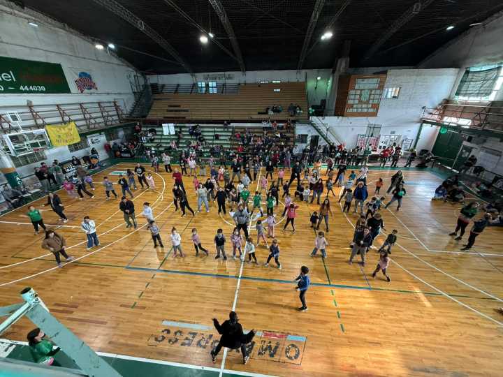CEF N° 124 y Pueblo Nuevo Celebraron el Día de la Niñez con 500 Chicos