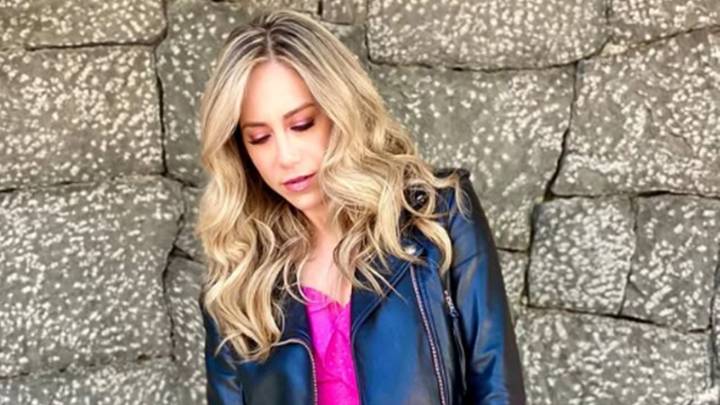 Érika González, conductora de "De primera mano" anuncia en vivo su divorcio y dice "esa etapa se cerró"