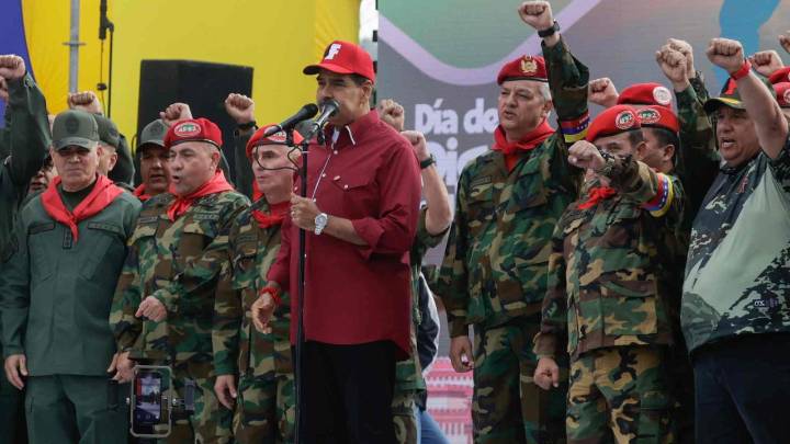 "Se enviaron los destructores por si atacan un avión": veterano de la Marina de EE. UU. sobre despliegue militar estadounidense en el Caribe