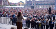Clara Brugada entrega vales ‘Mercomuna’ para apoyar a familias y reactivar la economía de CDMX
