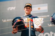 Perrone terminó segundo en el Moto3 en una definición increíble