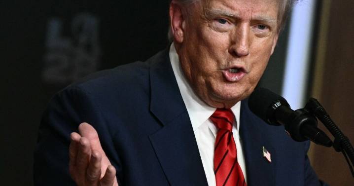 Las teorías de la conspiración se vuelven un arma de doble filo para Trump