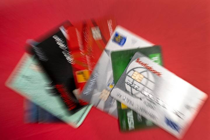 Influencers are turning credit card advice into a sales pitch. Can you trust them?