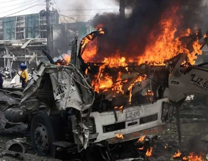 (VIDEO) Carro bomba y helicóptero derribado: el balance de jornada violenta en Colombia que deja 13 muertos y decenas de heridos