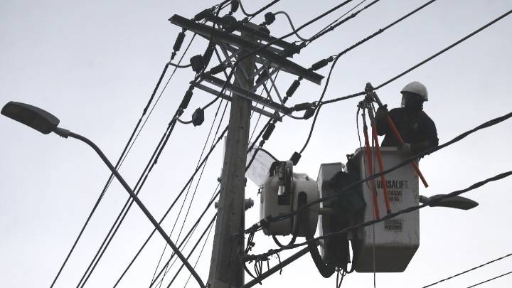 Por hasta 7 horas: Enel anuncia cortes de luz en cinco comunas de la RM para este jueves
