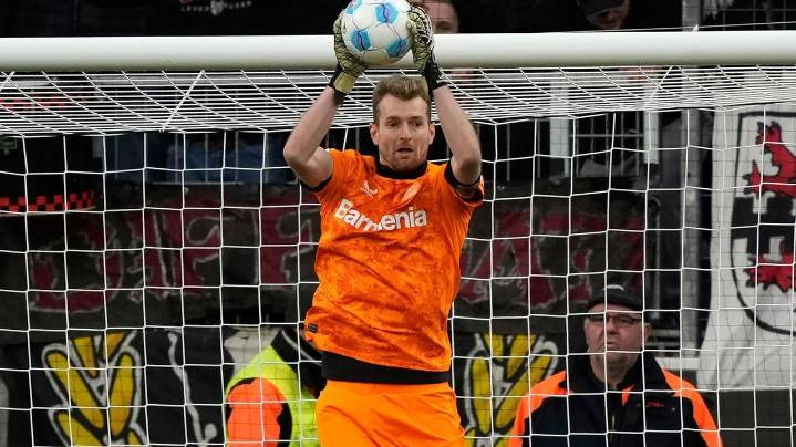 Monaco signs veteran goalkeeper Lukáš Hrádecky from Bayer Leverkusen