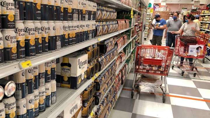 ¿Cuánto subirán los impuestos a tabaco, alcohol y refrescos? Esto piden asociaciones civiles