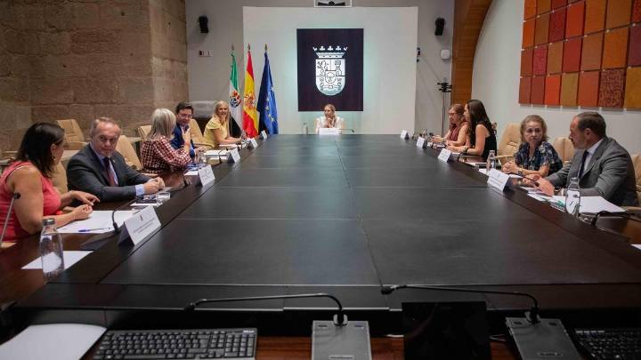 La Junta celebra este viernes un consejo extraordinario para abordar medidas por los incendios